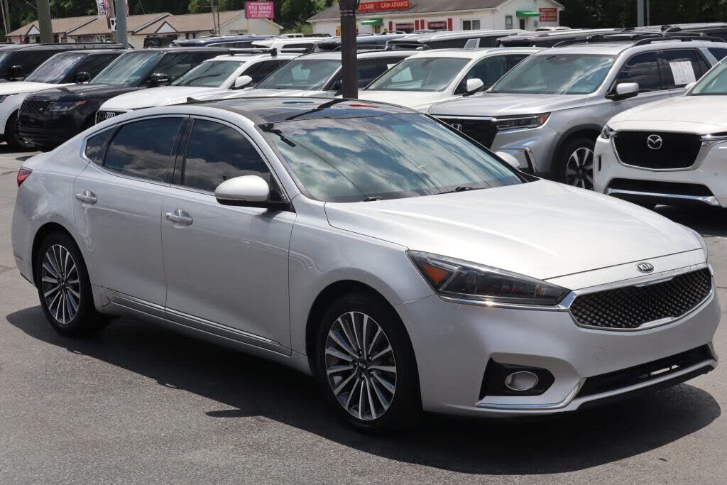 2017 KIA Cadenza