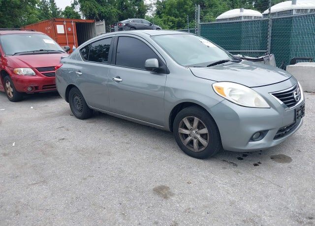2013 NISSAN Versa