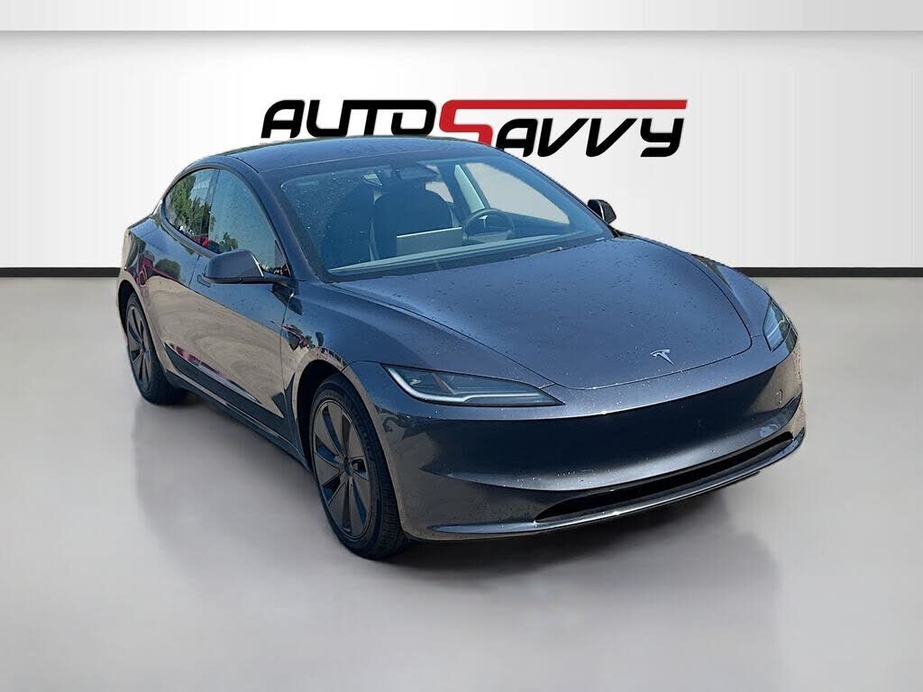 2025 TESLA Model 3