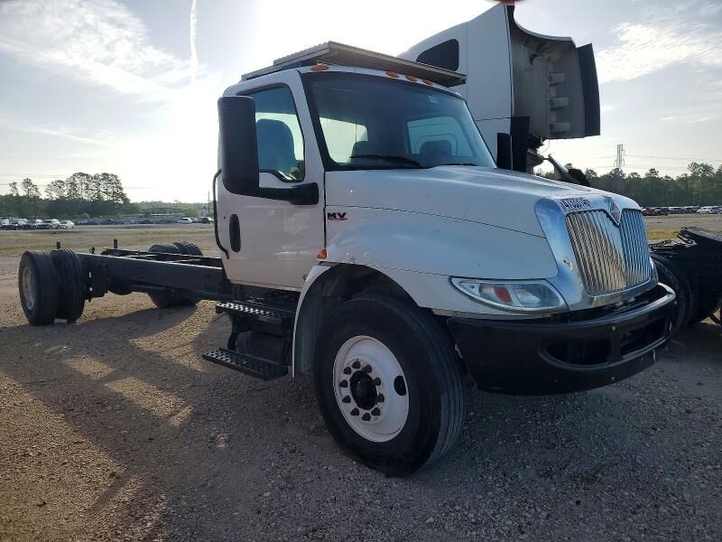 2021 INTERNATIONAL MV607