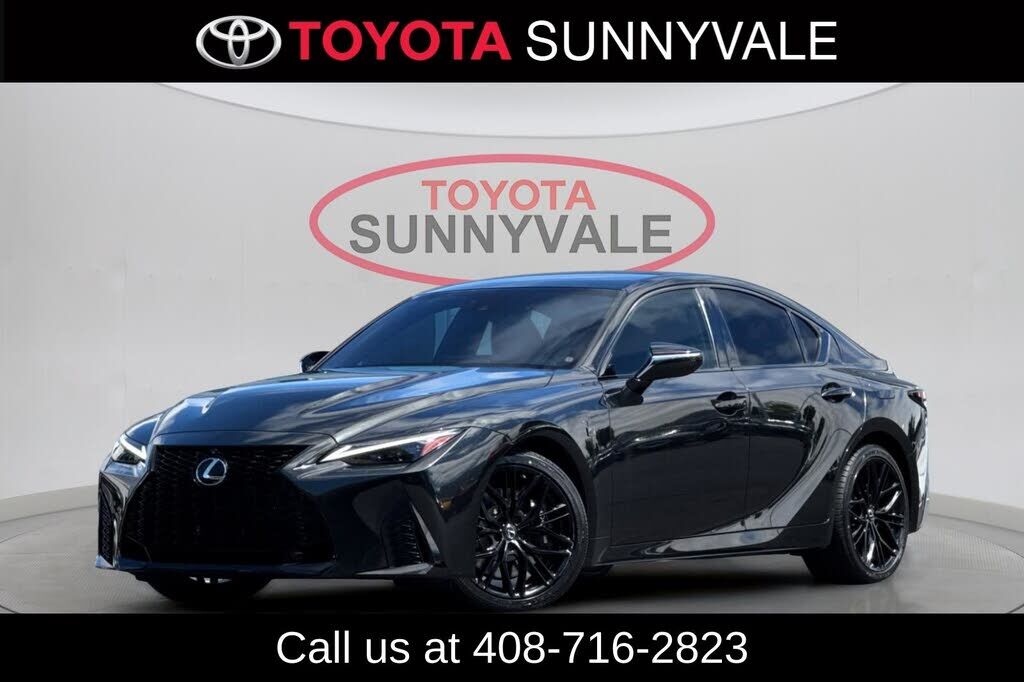2022 LEXUS IS