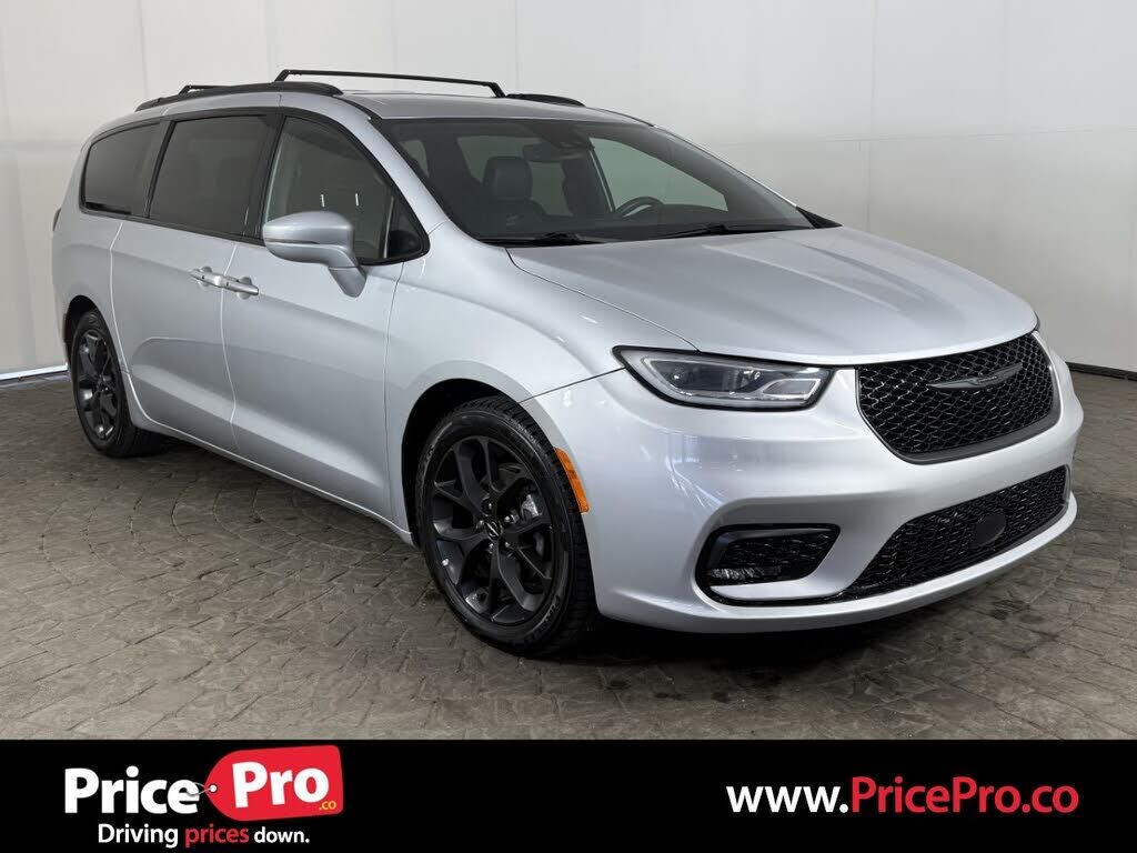2022 CHRYSLER Pacifica