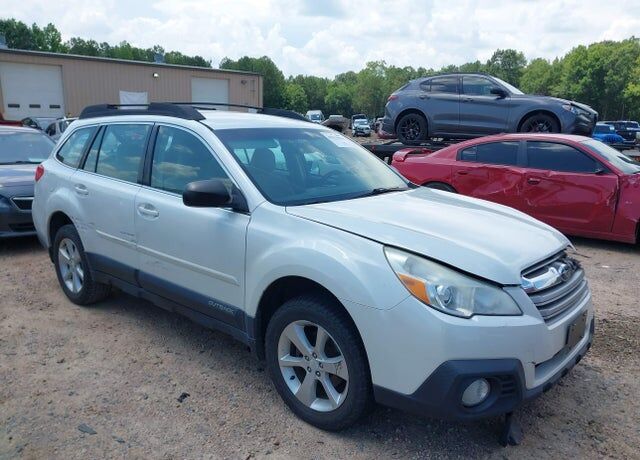 2014 SUBARU Outback