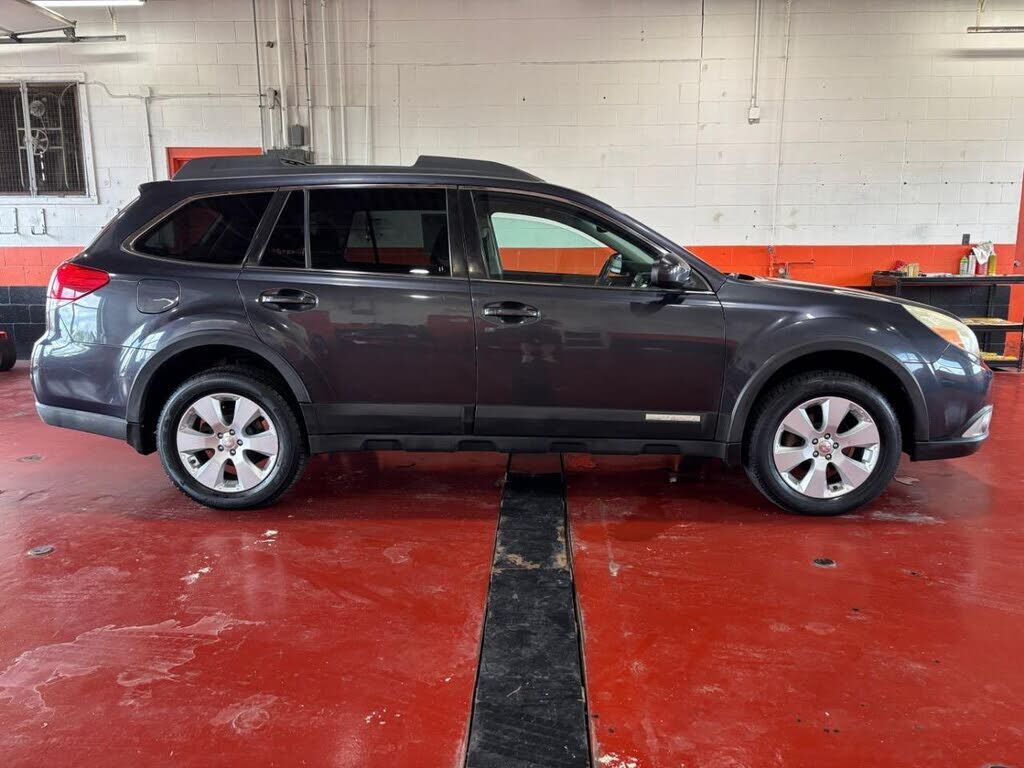 2011 SUBARU Outback