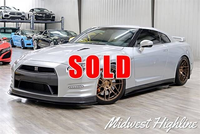 2015 NISSAN GT-R