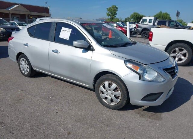 2016 NISSAN Versa