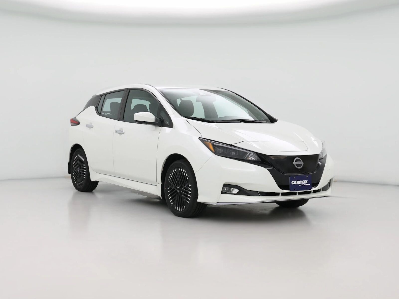 2024 NISSAN Leaf