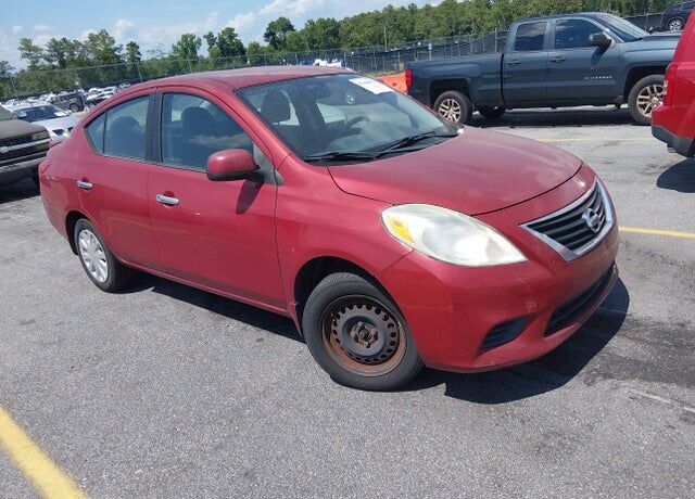 2013 NISSAN Versa
