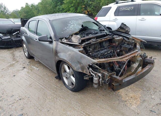 2013 DODGE Avenger