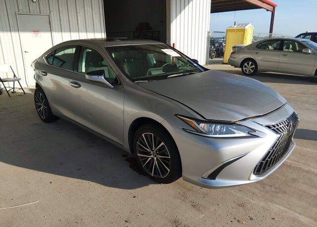 2024 LEXUS ES