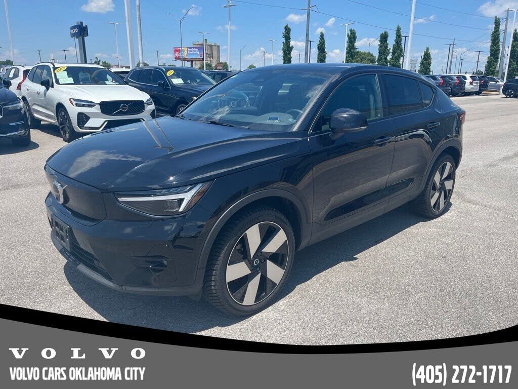 2023 VOLVO C40