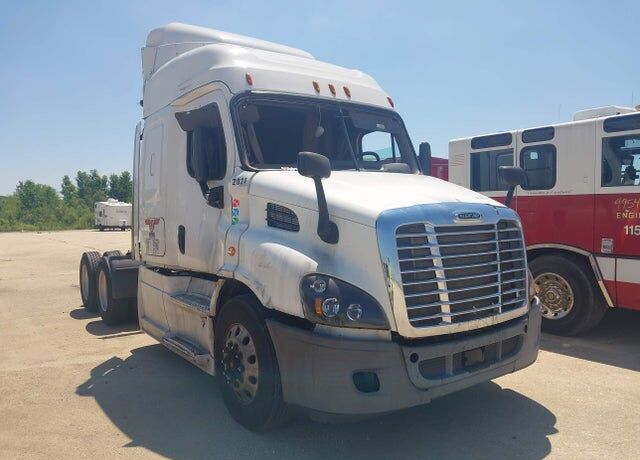 2016 FREIGHTLINER Cascadia