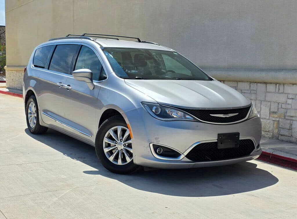 2017 CHRYSLER Pacifica