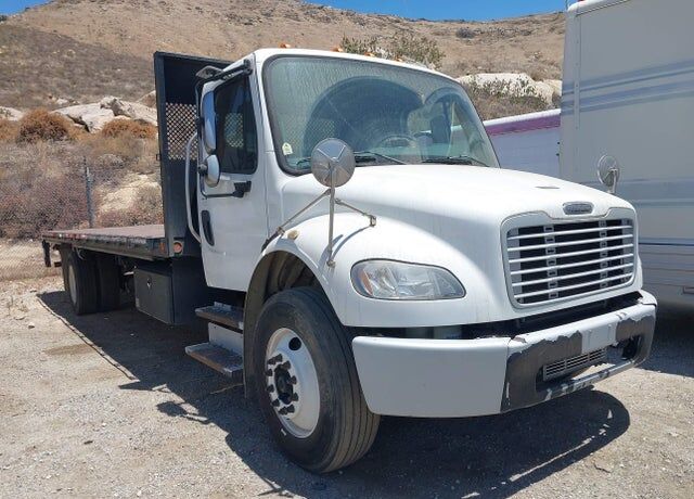 2015 FREIGHTLINER M2