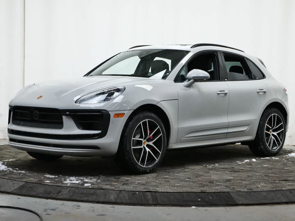 2026 PORSCHE Macan