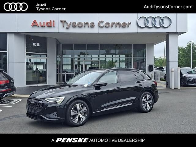 2024 AUDI Q8