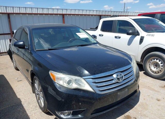 2011 TOYOTA Avalon