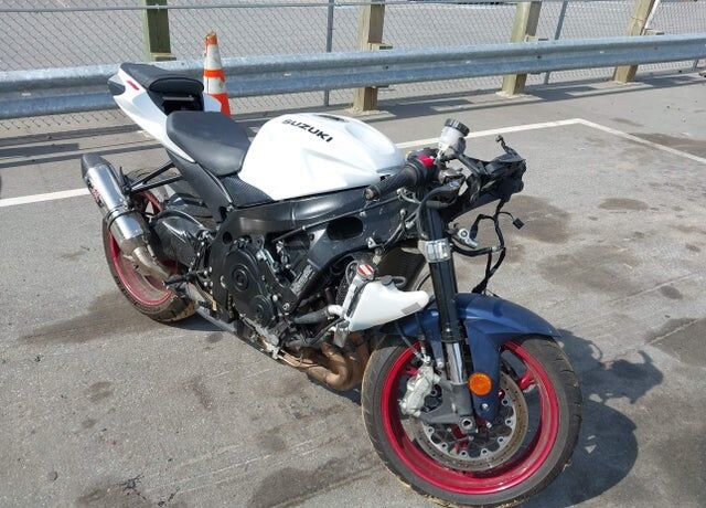 2024 SUZUKI GSX-R600