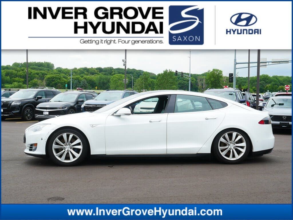 2015 TESLA Model S