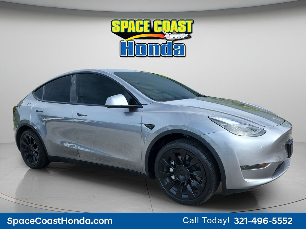 2025 TESLA Model Y