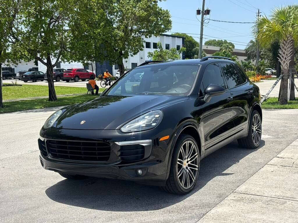 2017 PORSCHE Cayenne