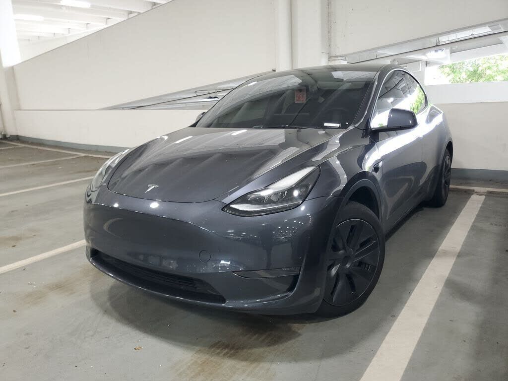 2025 TESLA Model Y