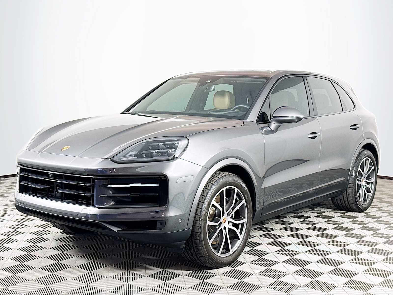 2025 PORSCHE Cayenne