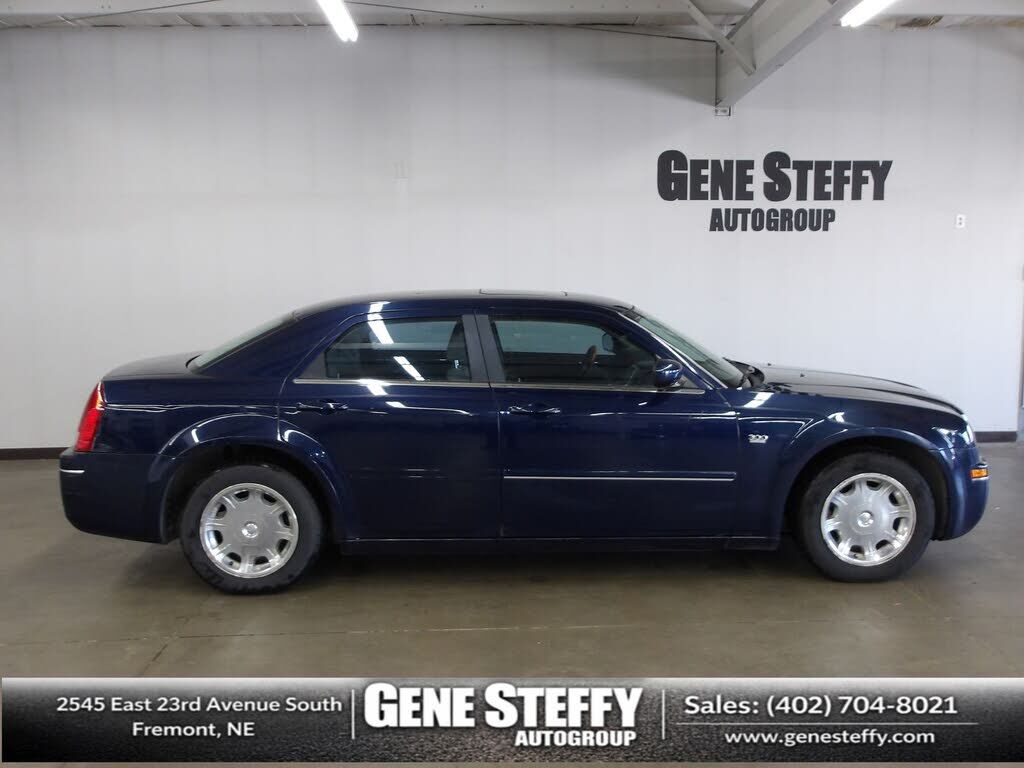 2005 CHRYSLER 300