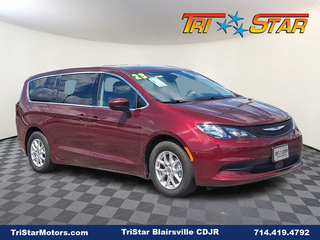 2023 CHRYSLER Voyager