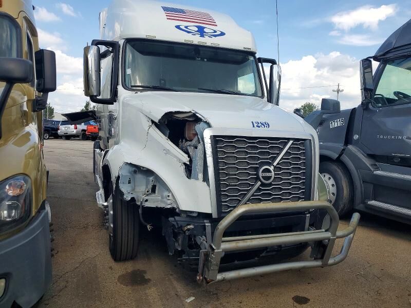 2019 VOLVO TRUCK VNL