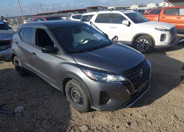 2023 NISSAN Kicks