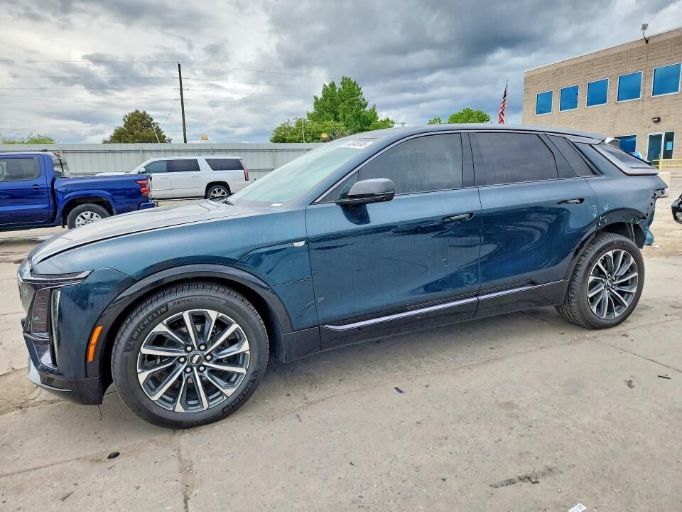 2024 CADILLAC Lyriq