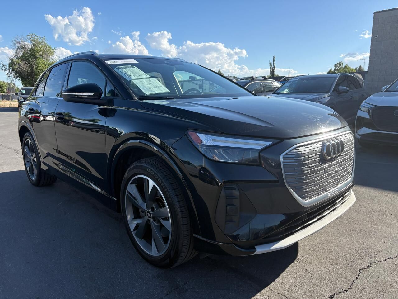 2022 AUDI Q4