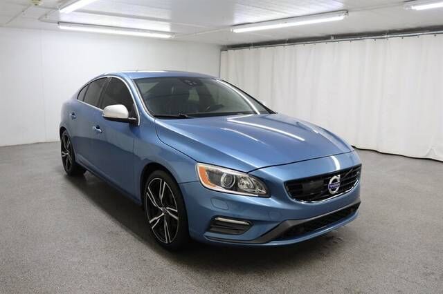 2017 VOLVO S60