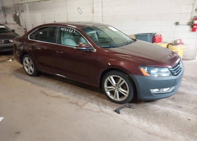 2012 VOLKSWAGEN Passat