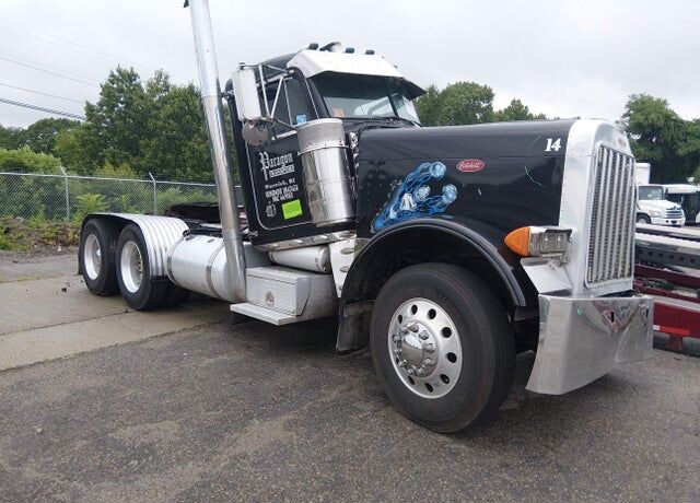 2002 PETERBILT 379