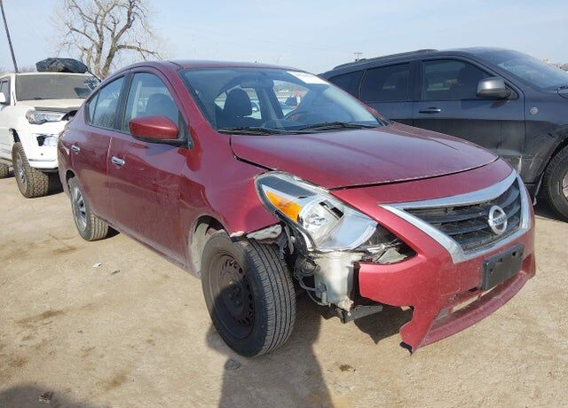 2017 NISSAN Versa