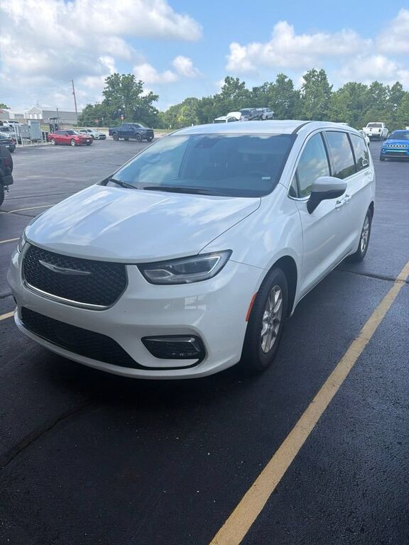 2023 CHRYSLER Pacifica