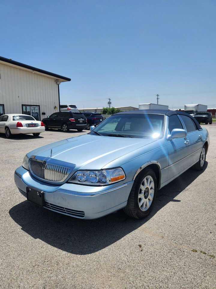 2008 LINCOLN Town Car