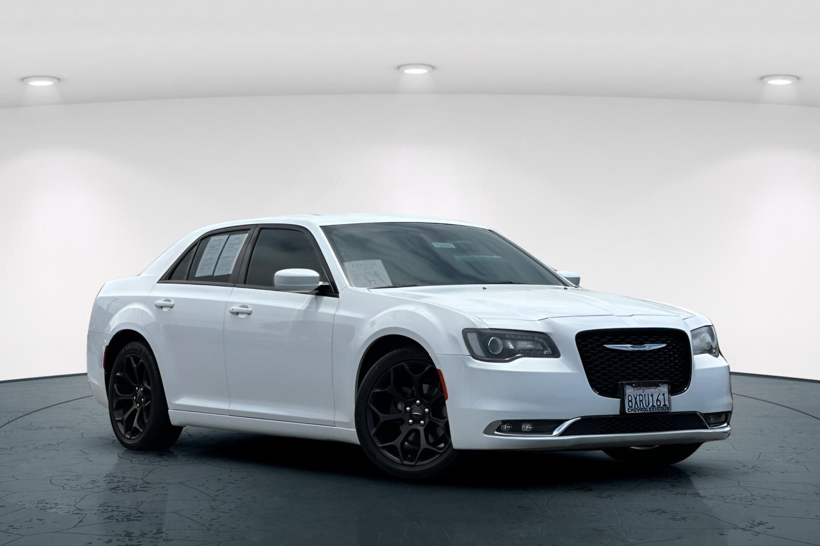 2019 CHRYSLER 300