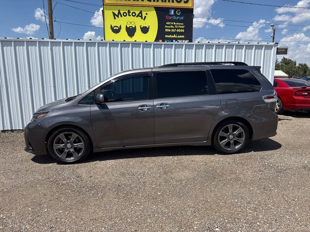 2017 TOYOTA Sienna