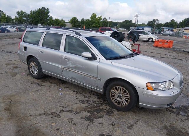 2005 VOLVO V70