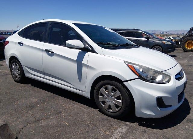 2012 HYUNDAI Accent