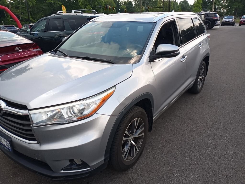 2016 TOYOTA Highlander