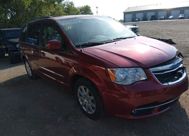 2013 CHRYSLER Town and Country