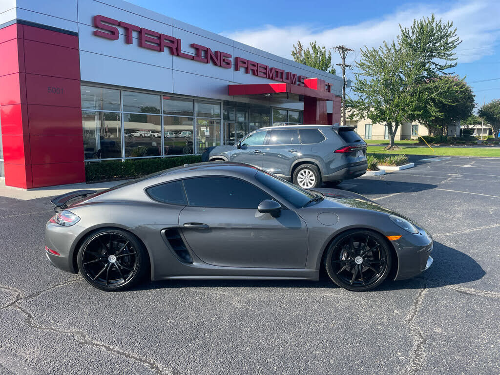 2017 PORSCHE Cayman