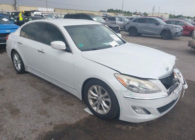 2013 HYUNDAI Genesis