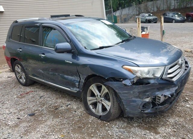 2011 TOYOTA Highlander