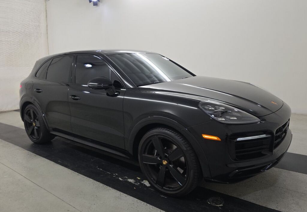 2023 PORSCHE Cayenne