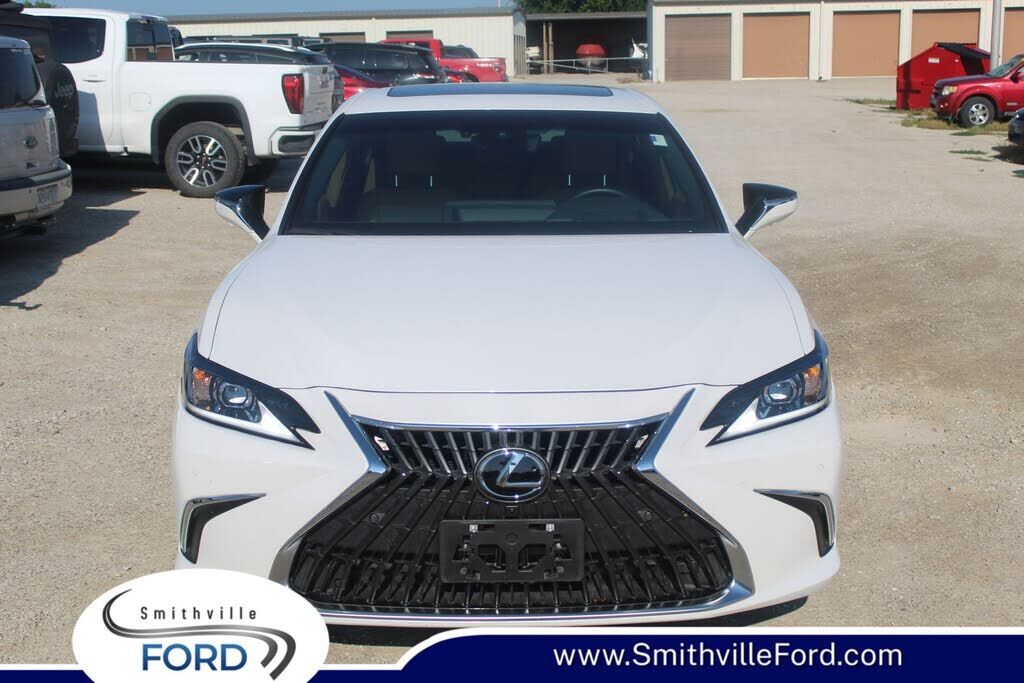 2025 LEXUS ES